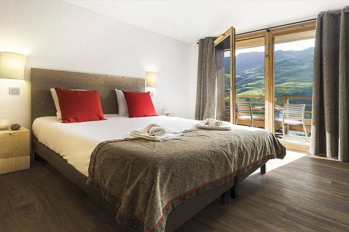 Apartamento entero, Apartamento en Francia con piscina y spa in Les Menuires, Saint-Martin-de-Belleville