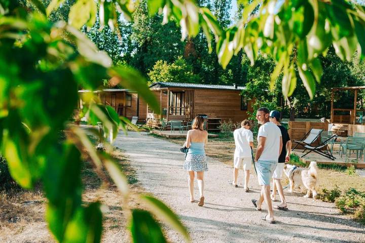 Location de vacances pour 2 personnes, avec vue sur le lac et terrasse ainsi que vue et jardin à Nouan-le-Fuzelier - 2