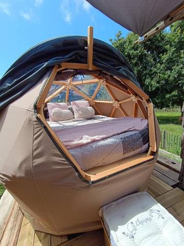 Tente pour 2 personnes, avec jardin et jacuzzi en Cotes-d'Armor