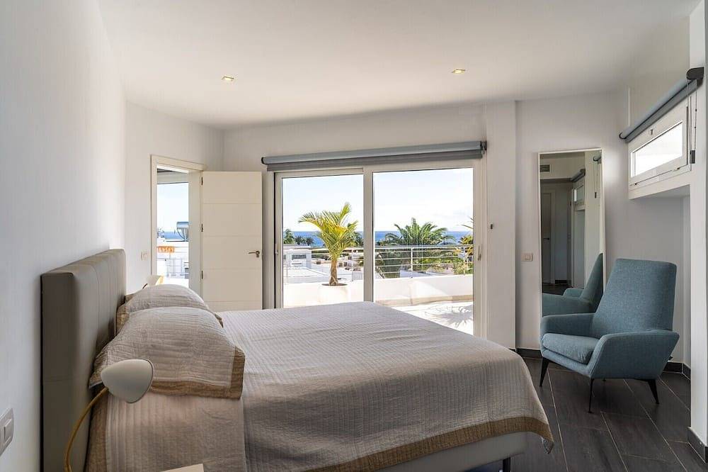 Calero Sails by Buenavilla | Experience luxury living in this 4-bed villa in Puerto Calero, Yaiza