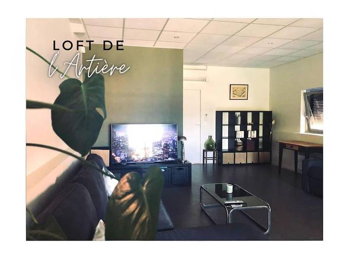 Gîte pour 5 personnes, avec jardin ainsi que vue et terrasse à Romagnat