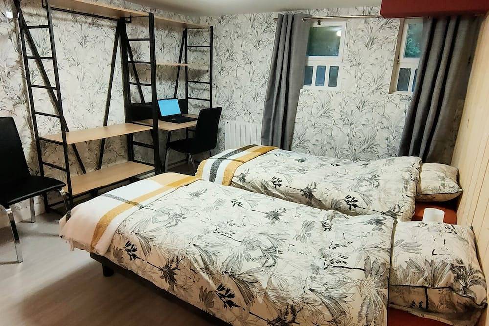House with independent basement and parking 2km from Versailles in Buc, Yvelines