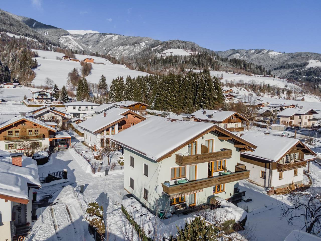 Ganze Wohnung, Gruppenunterkunft mit Garten im Salzburger Land in Niedernsill, Pinzgau