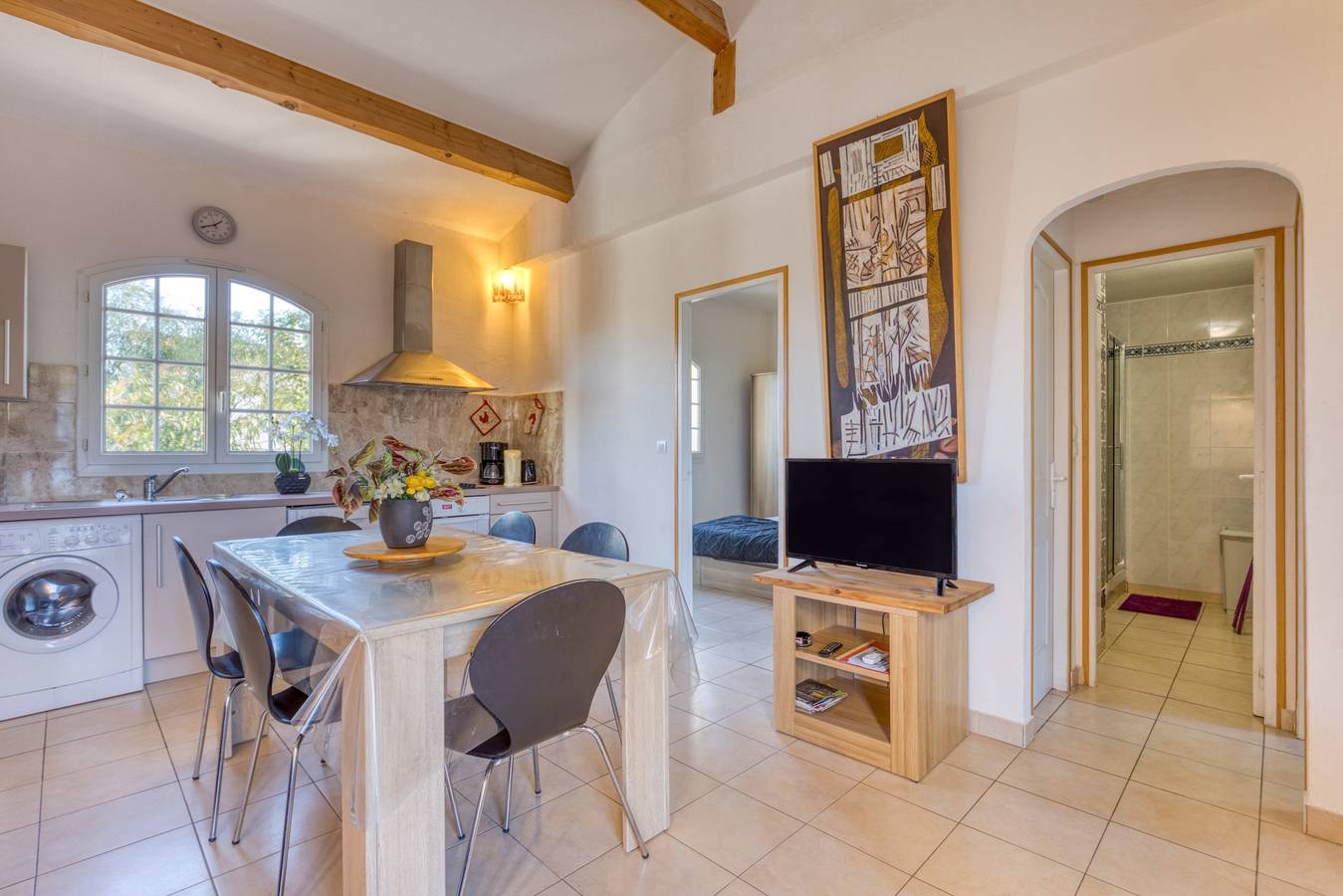 Appartement entier, Appartement 'Madrague St Vincent Apt B' avec piscine partagée, Wi-Fi et climatisation in Agde, Côte méditerranéenne (France)