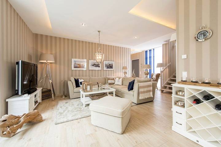 Luxus-Ferienhaus mit Whirlpool, Sauna & Terrasse in Karlshagen in Karlshagen, Usedomer Norden