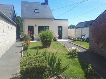 Gîte pour 8 personnes, avec terrasse et jardin à Woignarue