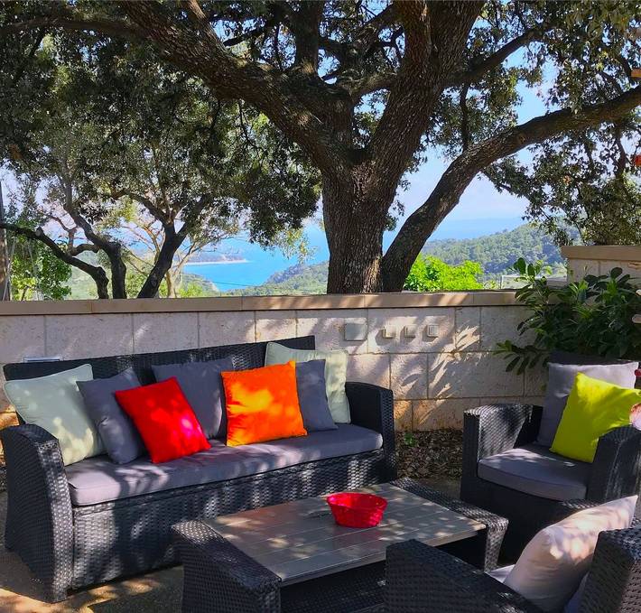 Villa Valentina mit Pool und nahe Strand in Selca, Brac