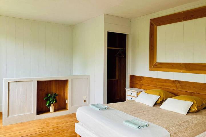 Apartamento entero, Les Sources Apartment at the Maison du Morvan in Saint-Honoré-les-Bains, Parque natural de Morvan