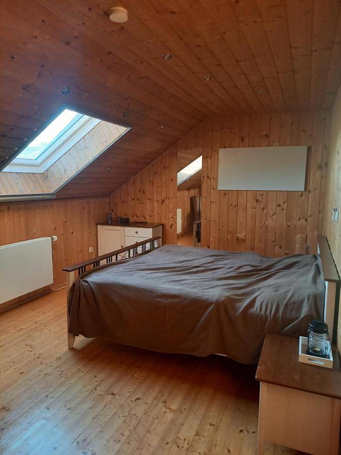 Ferienhaus für 9 Personen, mit Balkon und Terrasse sowie Pool und Ausblick