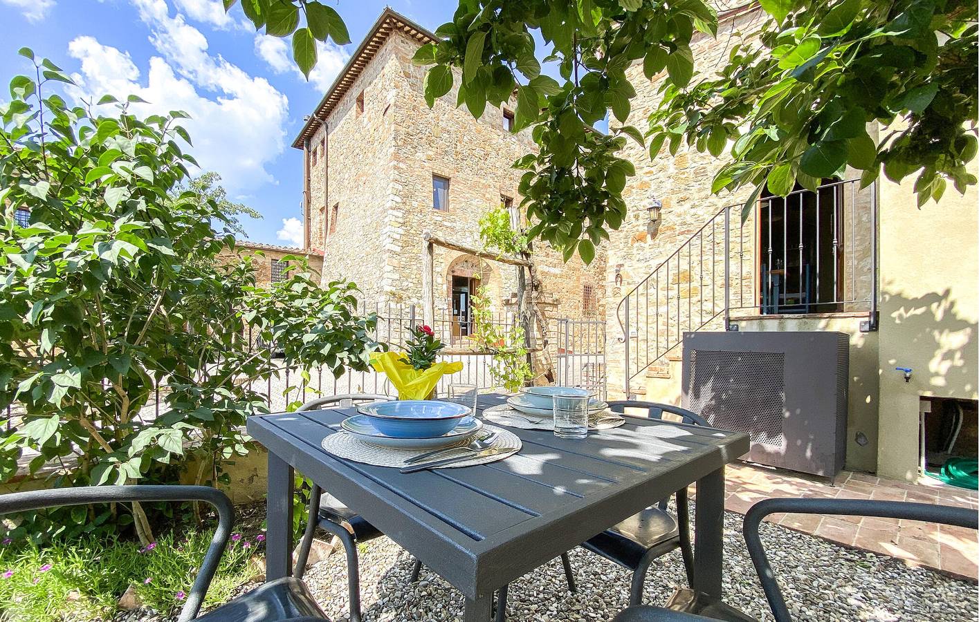 Hel semesterlägenhet, Lägenhet för 4 Personer med trädgård in Murlo, Siena provins