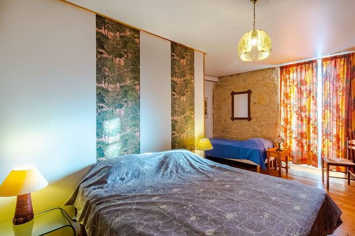 Location de vacances pour 5 personnes, avec jardin ainsi que piscine et terrasse, animaux acceptés à Peyzac-le-Moustier - 3