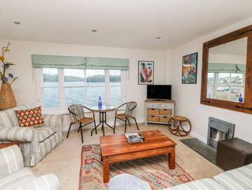 Log Cabin for 4 People in St Mawes, Cornwall, Photo 2