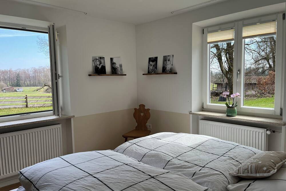 Ganze Wohnung, Neu! Good Mood – Ihre edle Ferienwohnung für Singles & Paare in Landsberg‑Reisch in Landsberg am Lech, Romantische Straße