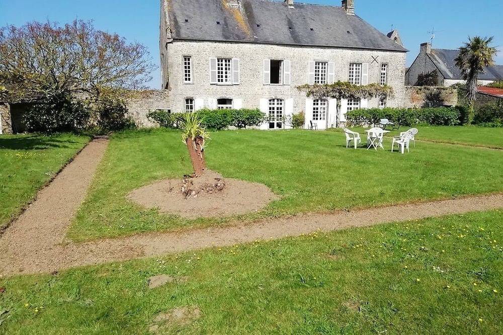 Classic French Presbytere 4 km Utah beach. in Fontenay-sur-Mer, Cherbourg und Umgebung