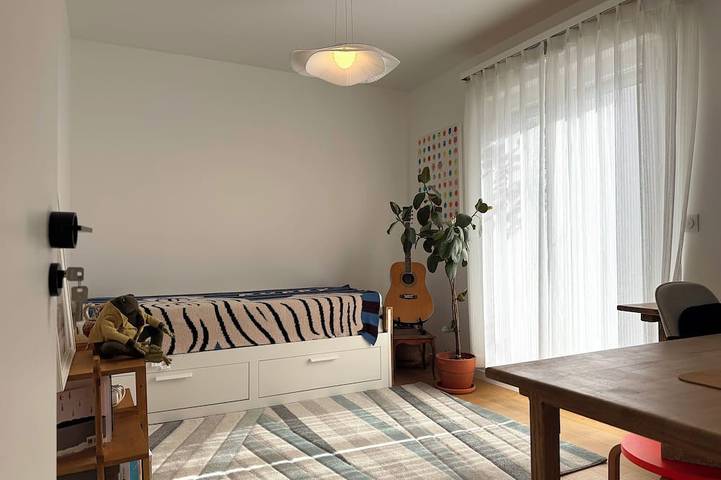 Apartamento entero, Bright & cozy apartment with a large terrace—8 minutes from La Défense in La Garenne-Colombes, Altos del Sena