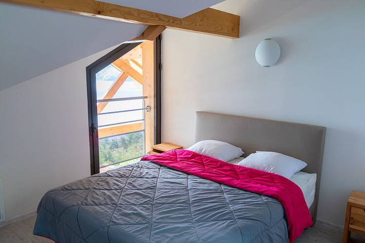 Gîte pour 8 personnes, avec balcon/terrasse et piscine, adapté aux familles dans Lac de Serre-Ponçon - 4
