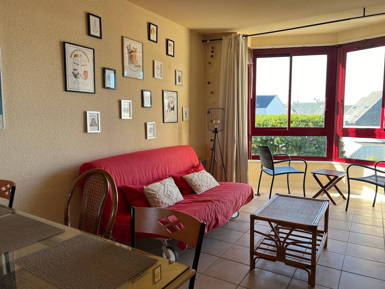 Appartement entier, Appartement 'Hortensia By Madame Est Servie' avec vue sur mer, balcon et Wi-Fi in Perros-Guirec, Côte de Granit Rose