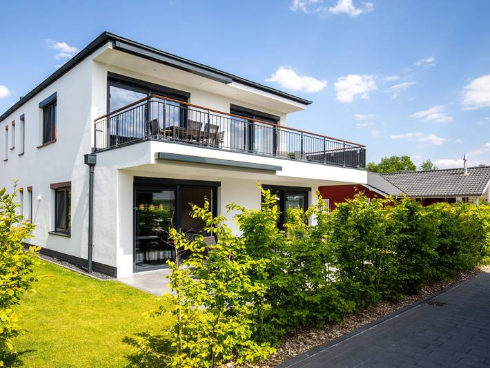 Ferienhaus für 11 Personen, mit Balkon und Terrasse sowie Garten und Sauna in Butjadingen