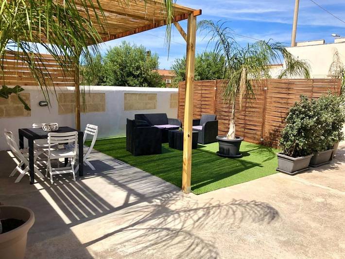 Loft per 4 persone, con panorama e giardino a Marsala