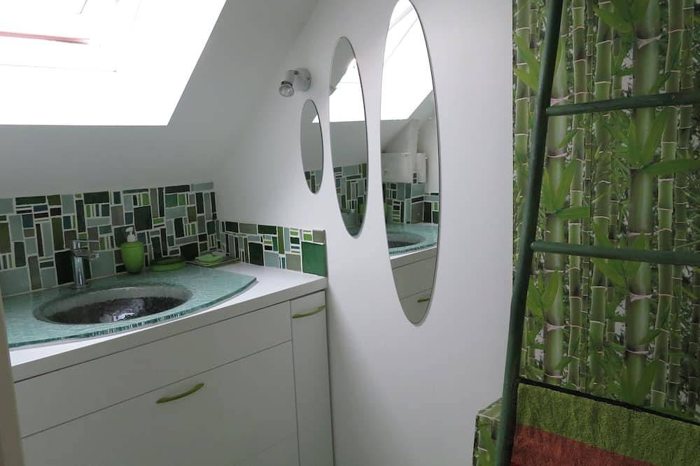 Appartement entier, In Came, Bright, Apartment 5 People, Beach 50 M? Garden? Parking Wifi in Banastėre, Sarzeau