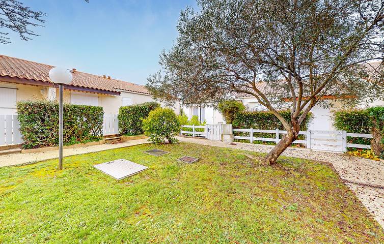 Location de vacances pour 4 personnes, avec terrasse ainsi que piscine et jardin à Vaux-sur-Mer - 4