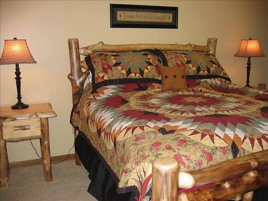 Log Cabin for 14 Guests in Daniel Boone National Forest, Kentucky