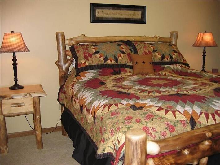 Vacation rental for 14 people, with hot tub and balcony in Lake Cumberland