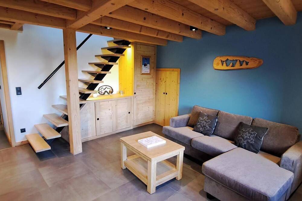 Chalet with panoramic view, not overlooked, close to Chamonix in Passy, Pays du Mont-Blanc