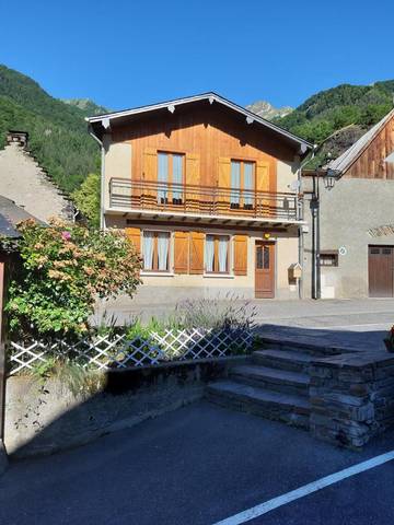 Gîte pour 4 personnes, avec vue et balcon, animaux acceptés à Cier-de-Luchon