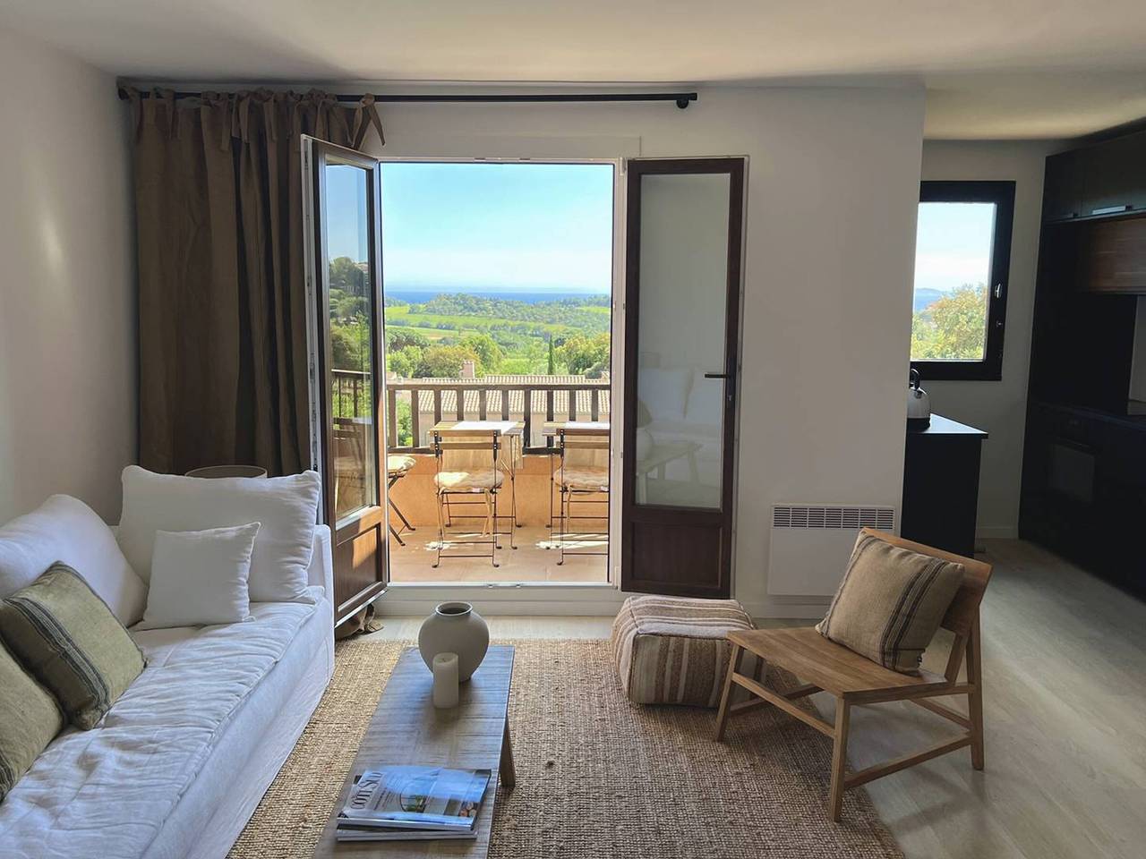 Appartement entier, Appt Haut Standing, Balcon, Piscine, Internet, Parking in La Croix-Valmer, Parc national de Port-Cros