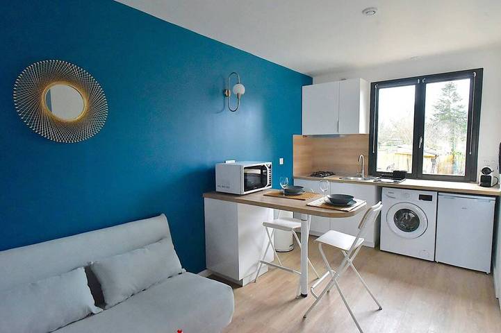 Gîte pour 4 personnes, avec jardin à Vert-le-Grand