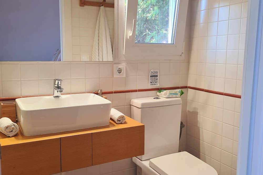 Apartamento entero, Montseny Natural Park Forest Studio with spectacular valley and coastal views in San Pedro de Vilamajor, Interior de Barcelona