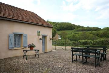 Gîte pour 4 personnes, avec terrasse à Chissey-en-Morvan