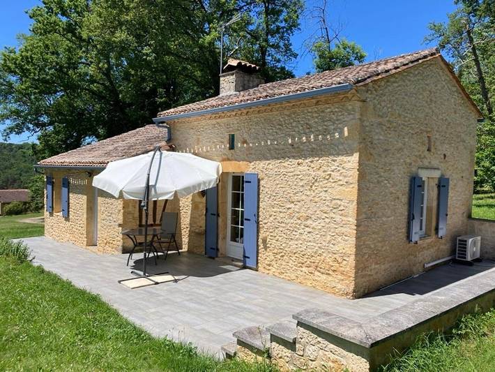 Location de vacances pour 4 personnes, avec jardin et vue à Alles-sur-Dordogne
