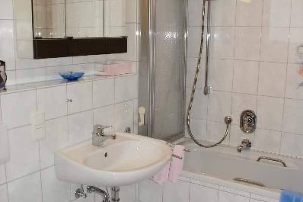 Ganze Wohnung, Komfortable Ferienwohnung in Ebensfeld in Ebensfeld, Oberes Maintal - Coburger Land