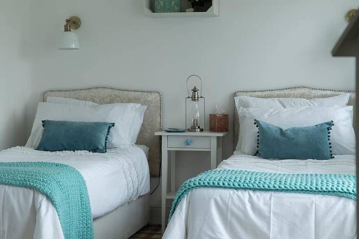 Beach House Paradise Found Wf-Fi, Netflix, Pool,Gym, Pet Friendly close to beach in Yorkshire du Nord