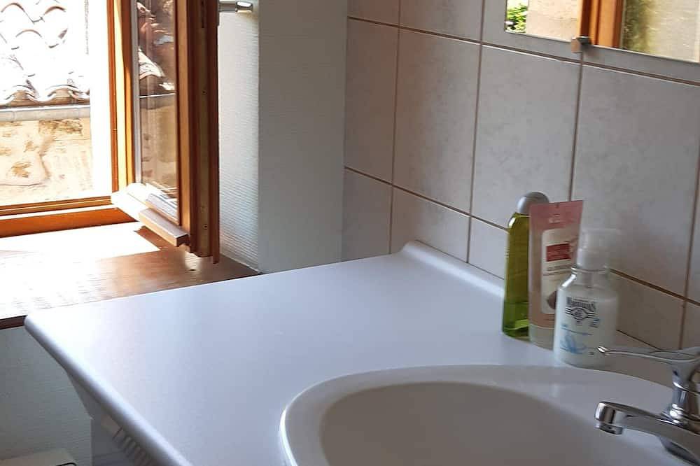 In Figeac the charm of the countryside, the proximity of the city in Figeac, Massif Central