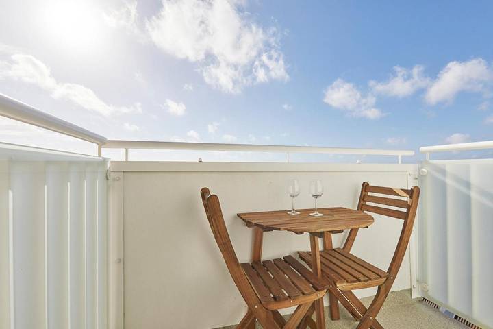 Ganze Wohnung, Modernes App., Balkon mit Meerblick, Pkw-Stellplatz, WLAN. Haustiere erlaubt. in Westerland, Sylt (Gemeinde)
