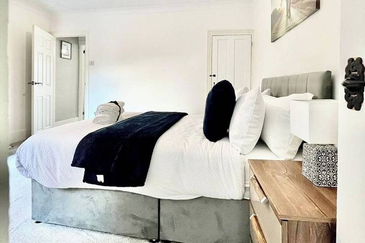 3 Bed-Sleeps 6-Great for Groups/Families in Rochester, Kent Downs