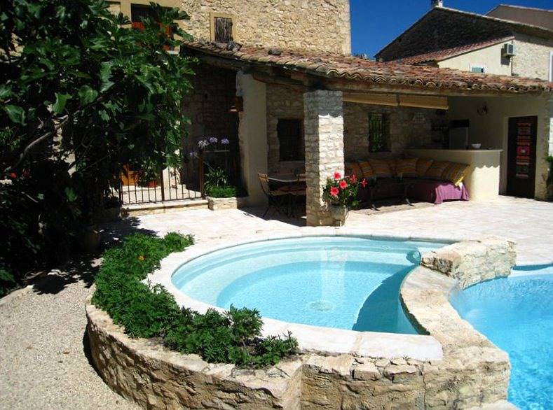 Gîte Une Treille en Provence in Saint-Didier, Parc naturel régional du Mont-Ventoux