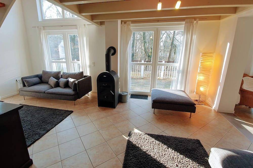 Familienhaus am Wald im Schlosspark Bad Saarow, 264m², 12+4 Pers, Sauna, Kamin in Bad Saarow, Dahme-Seengebiet