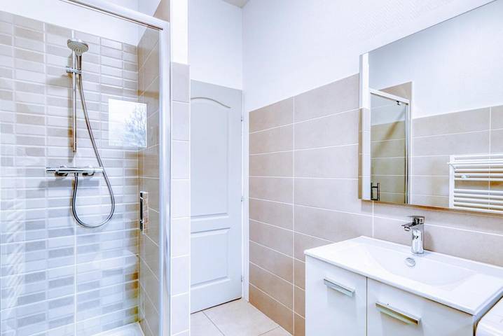 Gîte pour 6 personnes, avec Balcon ainsi que Terrasse et Vue à Lagnieu - 4