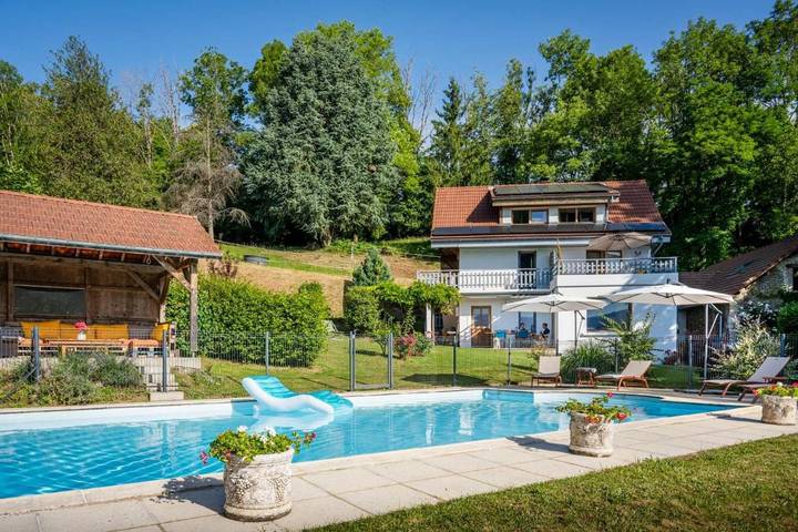 Chambre d’hôte pour 2 personnes, avec jardin ainsi que piscine et vue en Savoie - 2