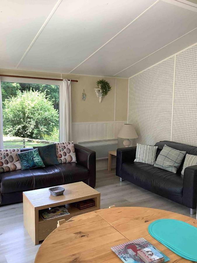 Location de vacances pour 3 personnes, avec vue ainsi que jardin et vue sur le lac à Faux-la-Montagne - 2