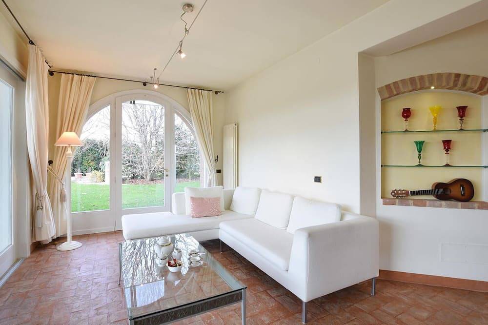 Stunning home in Fanzolo di Vedelago in Vedelago, Treviso Province