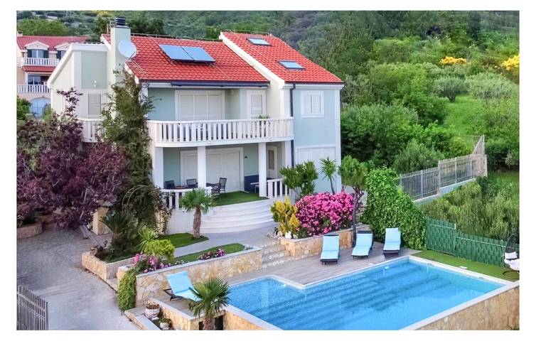 Ferienhaus für 8 Personen, mit Terrasse und Sauna, kinderfreundlich in Kaštela - 2