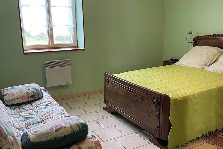 Location de vacances pour 8 personnes, avec terrasse et jardin, animaux acceptés à Sommant - 4