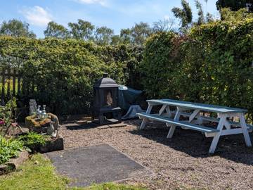 Holiday Home for 2 People in Shropshire, West Midlands, Photo 4