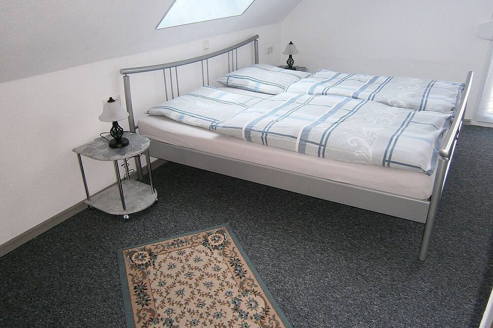 Ganze Wohnung, Gemütliche Ferienwohnung mit Weitblick ins Grüne für 1 - 2 Personen. Naturnah! in Naila, Landkreis Hof