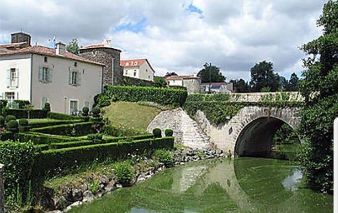 Gîte pour 2 personnes, avec Jardin et Vue à Vouvant